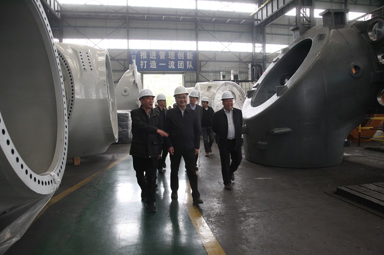 德陽市委常委、統(tǒng)戰(zhàn)部部長何明俊蒞臨仟坤集團調(diào)研復(fù)工復(fù)產(chǎn)情況